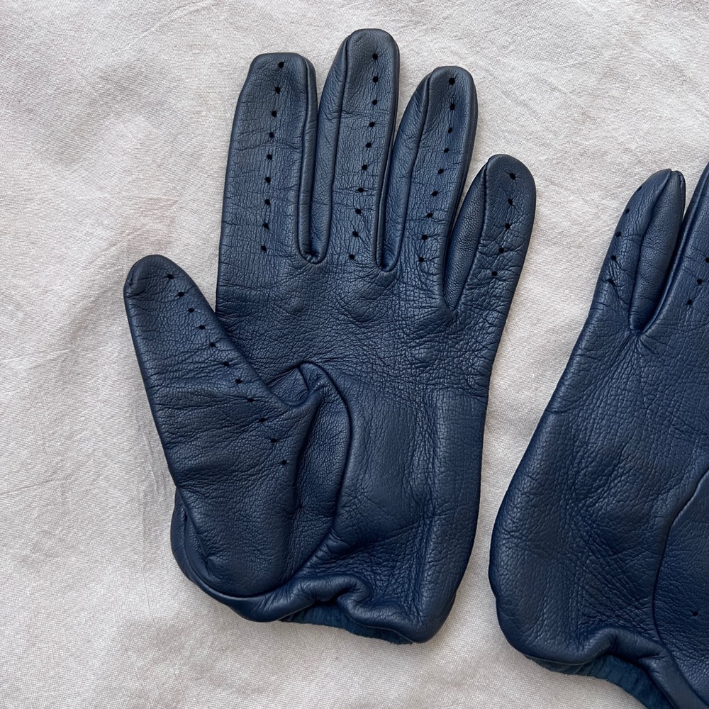 Auth Chanel Classic CC Logo Bow Dark Navy Leather Gloves - Size 7 (XS) - Picture 6 of 13